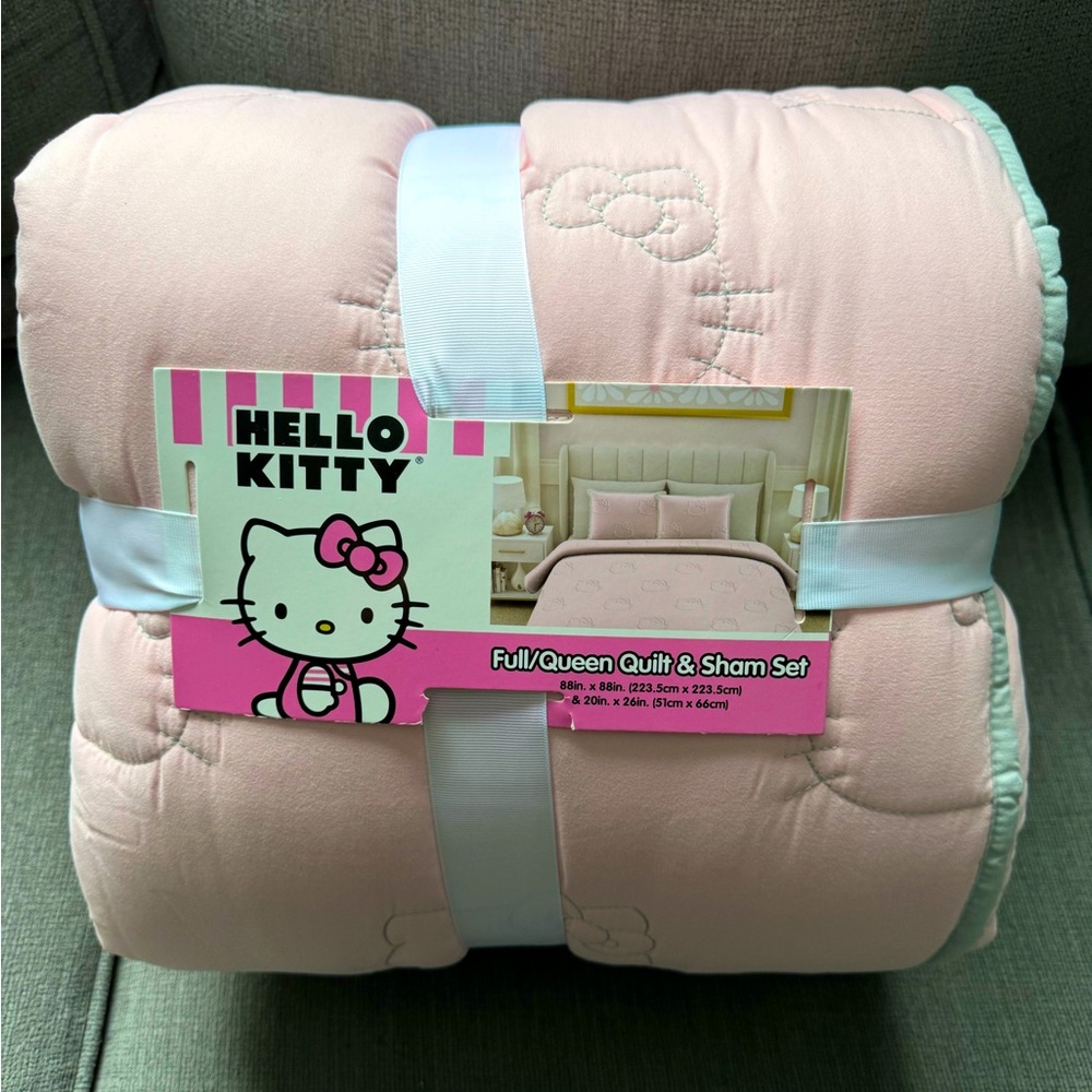NEW Hello Kitty Quilt &Sham Set